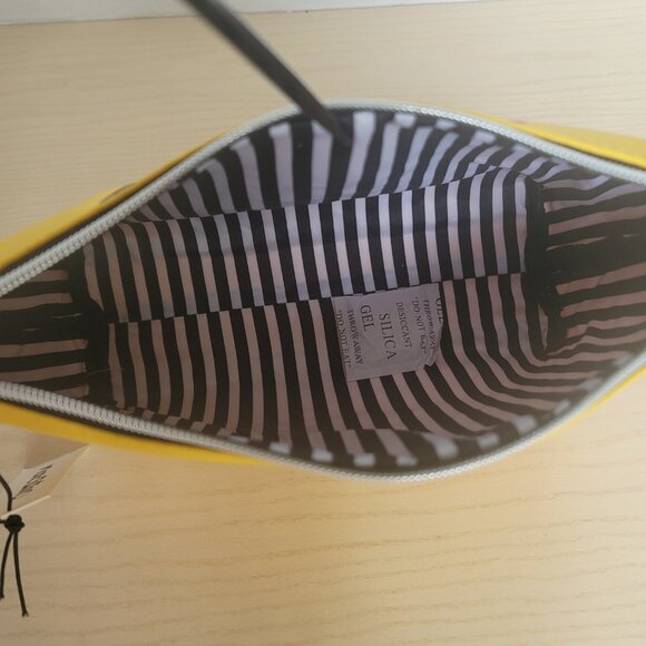 Marc Tetro Love My Boston Terrier Dog Large Yellow Make Up Travel Zip Bag Pouch - Picture 8 of 11